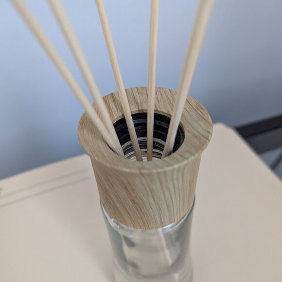 Pink Zebra - Natural Reeds - Scent Diffuser Oil - Picture 2 of 3